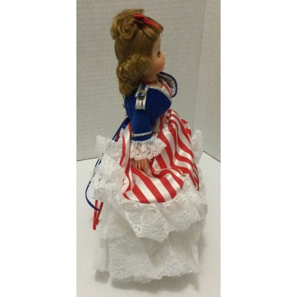 Madame Alexander MADC 1991 Club Doll- Miss Liberty with box And Pin - Picture 5 of 12